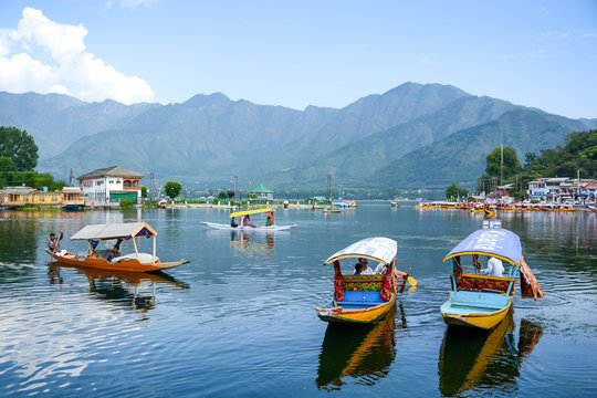 Magnificent Kashmir Valley Tour - Beautiful Kashmir travel destination by GO INDIA TOUR AND TRAVELS